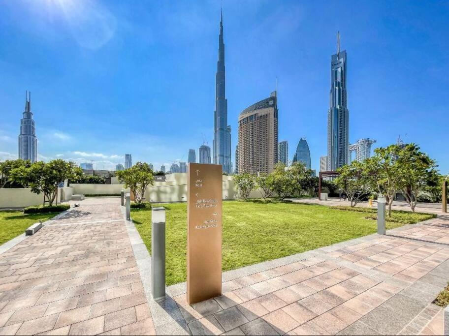 Downtown Views, Downtown Dubai - Mint Stay Bagian luar foto